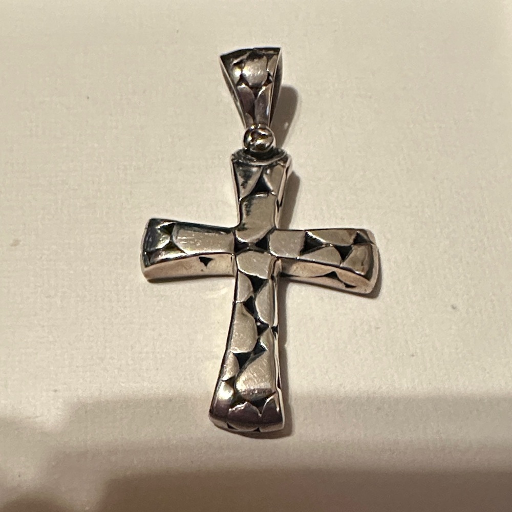 Cross pendant